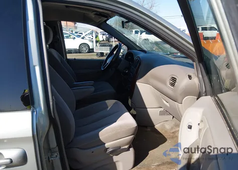 2003 Chrysler Town & Country Lx z USA, uszkodzony, nr VIN 2C4GP44L33R329758